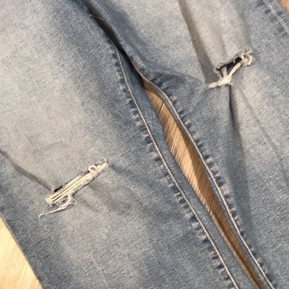 Levi’s size 32 Ribcage Straight Ankle Button Fly Fray Hem Light Wash Jeans - Picture 9 of 15